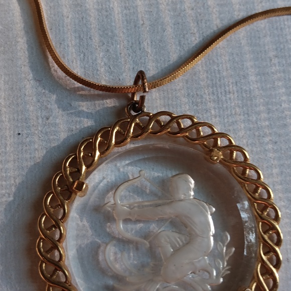 Anne Klein necklace gold-toned 17 inches long - Picture 3 of 5